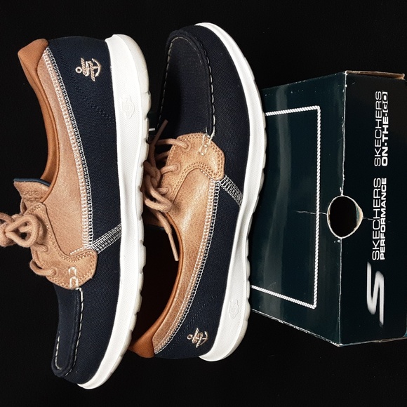 Skechers Navy and Tan Casual Shoes - Picture 4 of 8